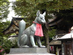 赤坂豊川稲荷　阿形狐