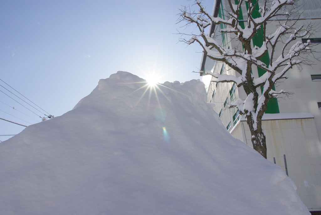雪の山
