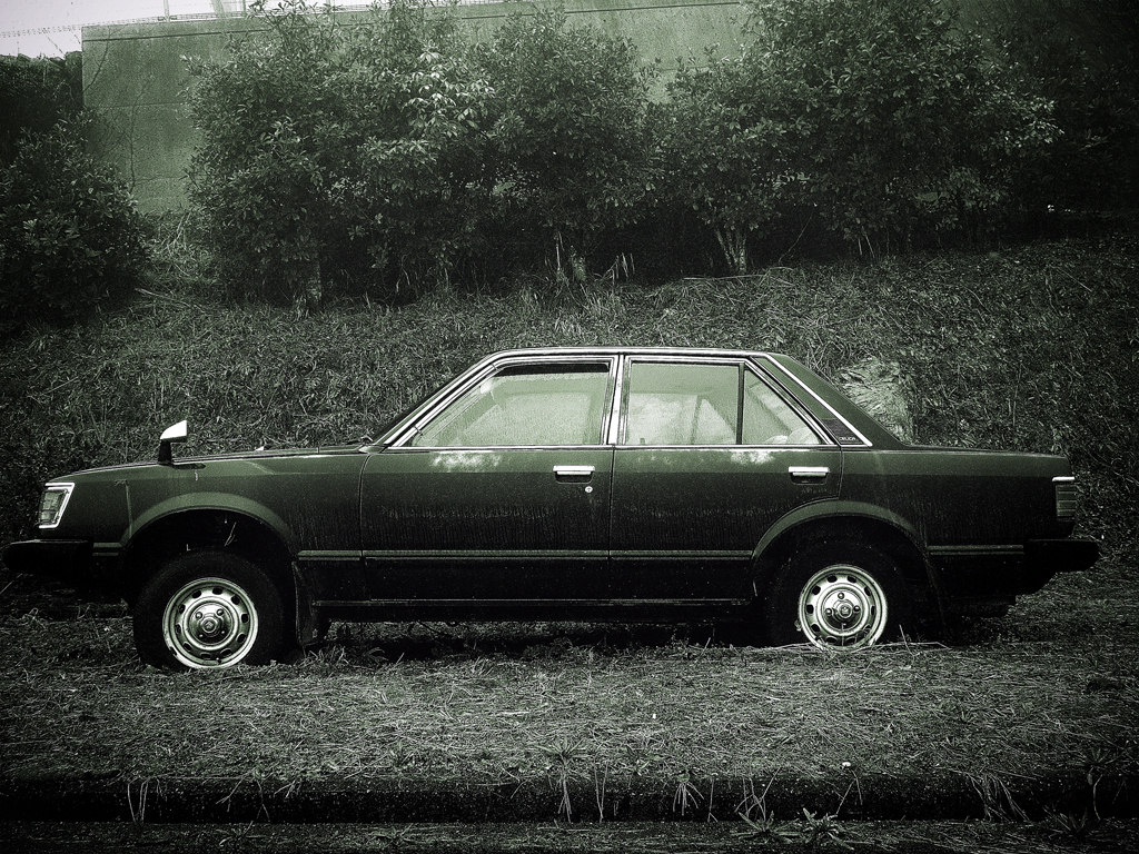 monochrome-car