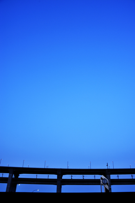 時計と空