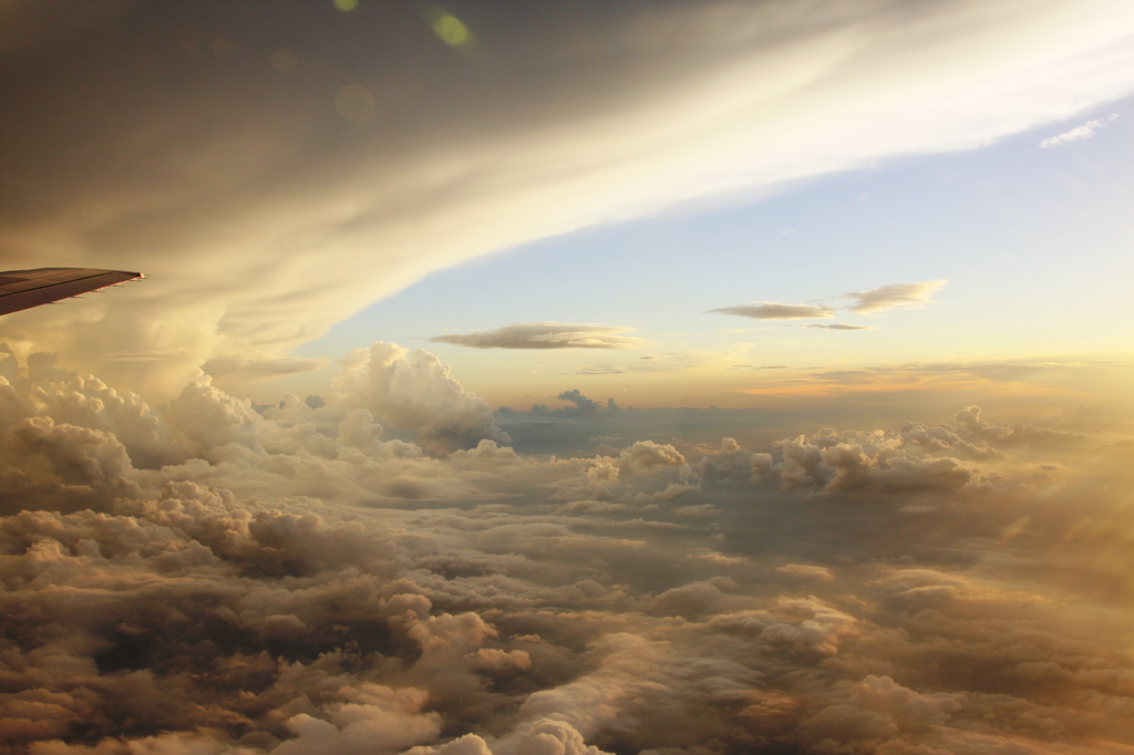 群れる積乱雲