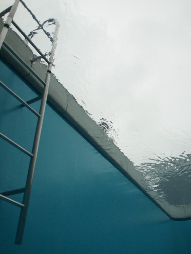 底から見上げる。