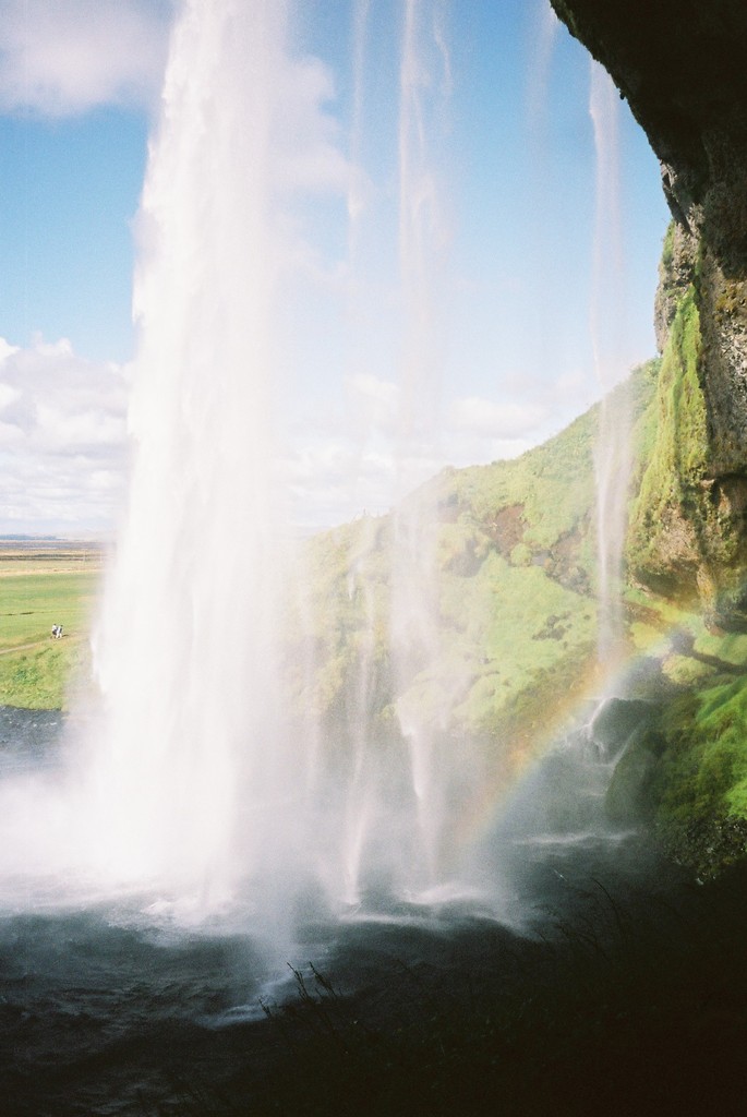 セリャランスフォスの滝と虹（アイスランド）