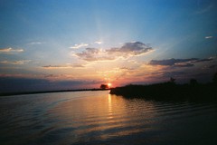 チョベ川に沈む夕日（アフリカ）
