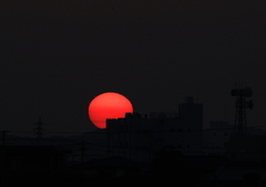 日が沈む