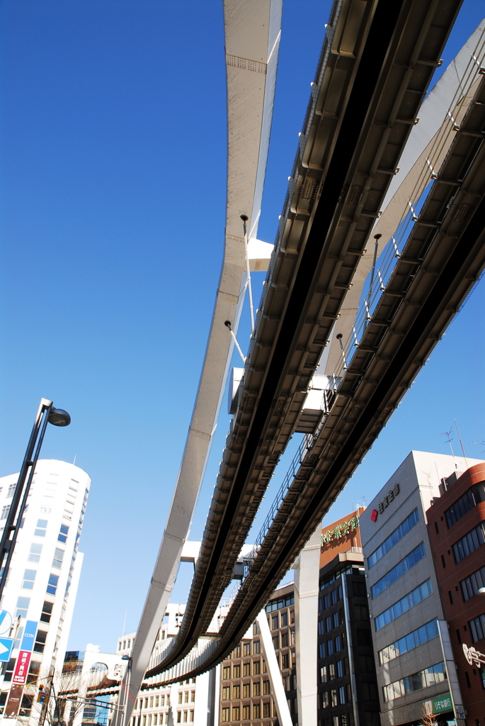 モノレールと青空と・・・