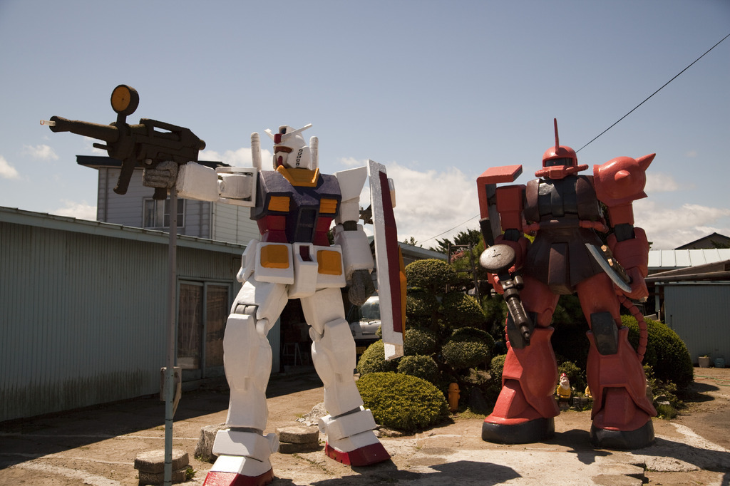 三沢にガンダム＆ザクが！