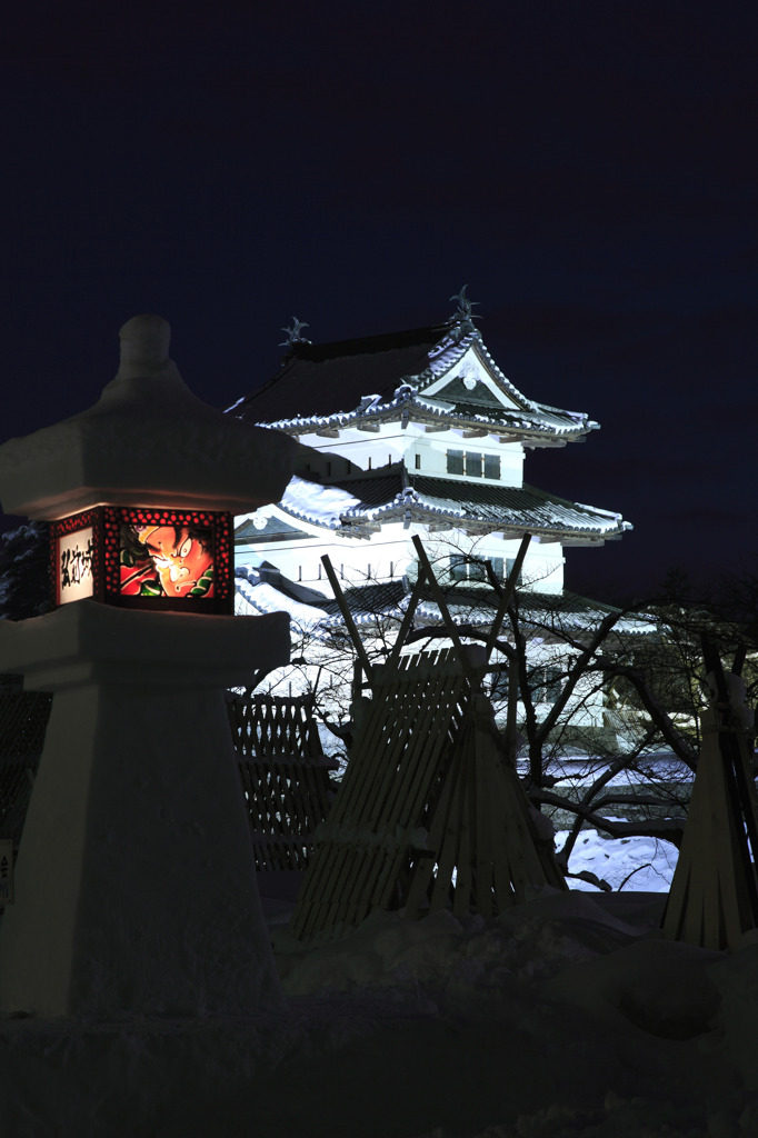 雪燈篭と城