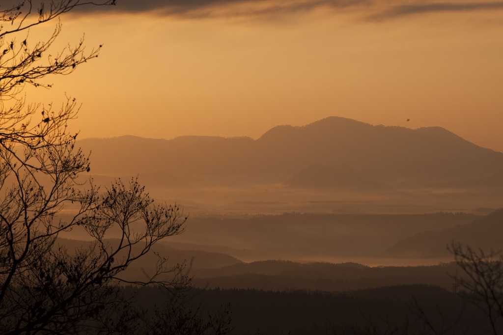 山の朝