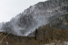 雪煙り