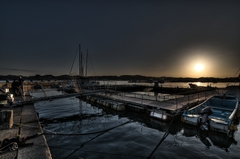 ある漁港の夜明け