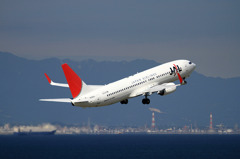 B737-800 JAL TAKE OFF