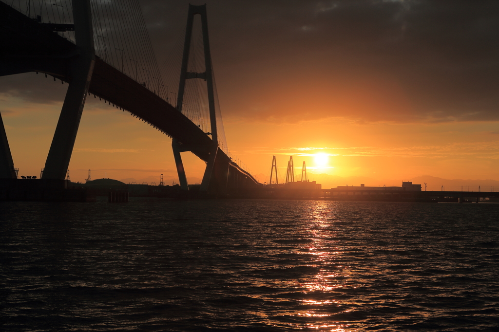 夕景 名港トリトン