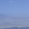 LNGタンカー遥か上にCHINA AIR LINES機