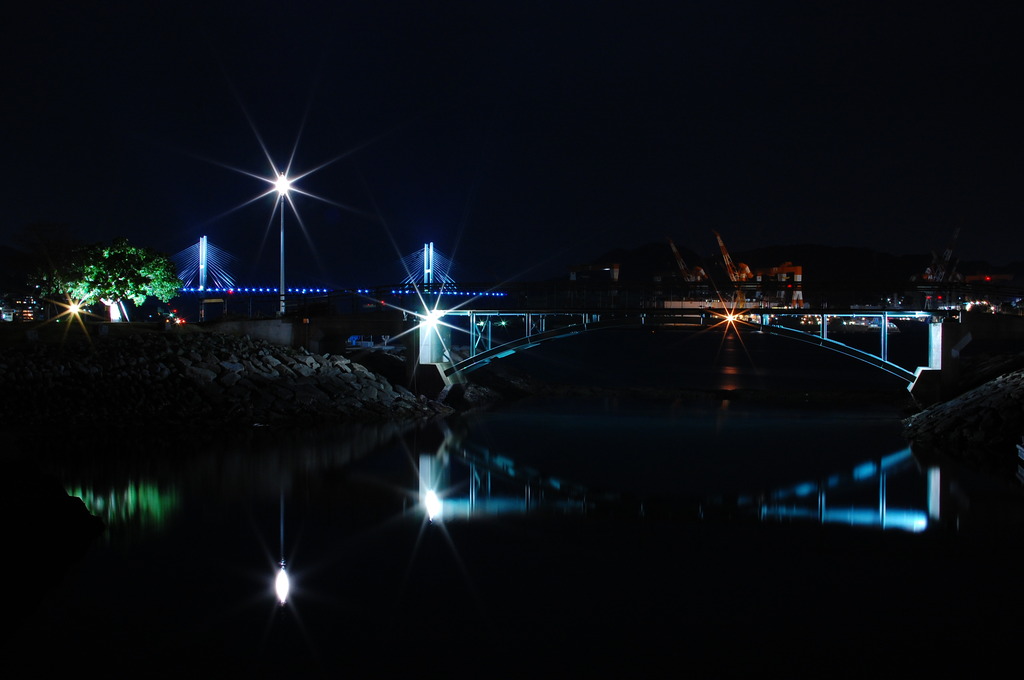 Three Bridges in darkness