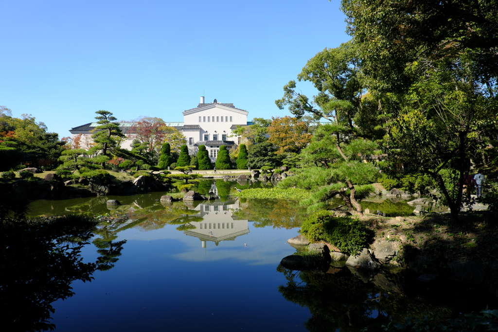 天王寺美術館ー慶沢園より