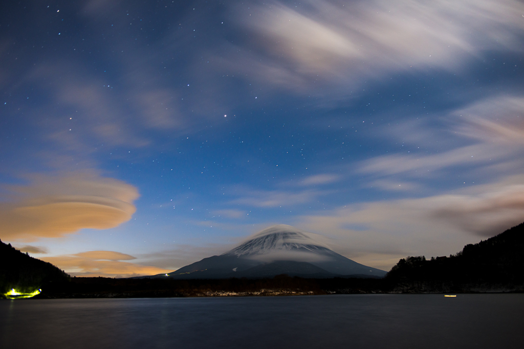 夜風に漂う