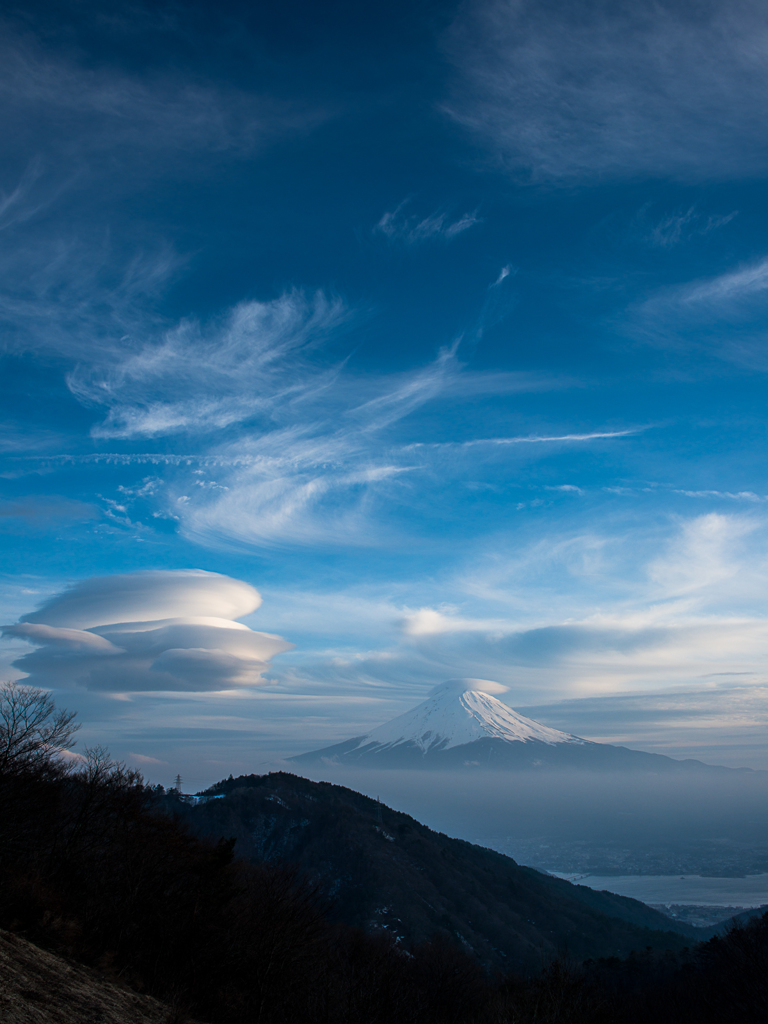 雲のある日