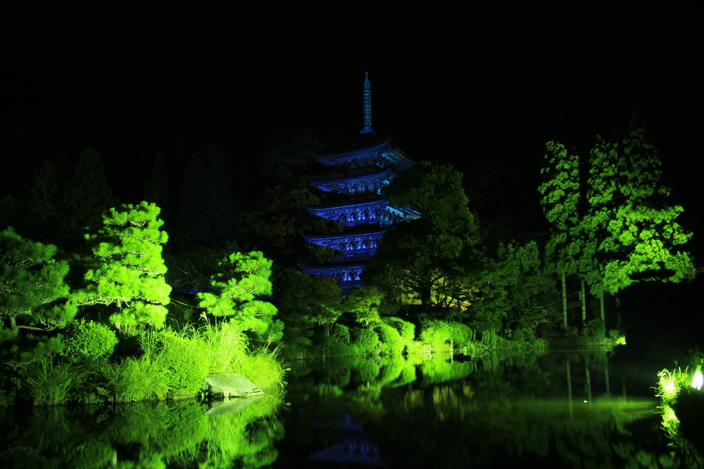 夜の瑠璃光寺