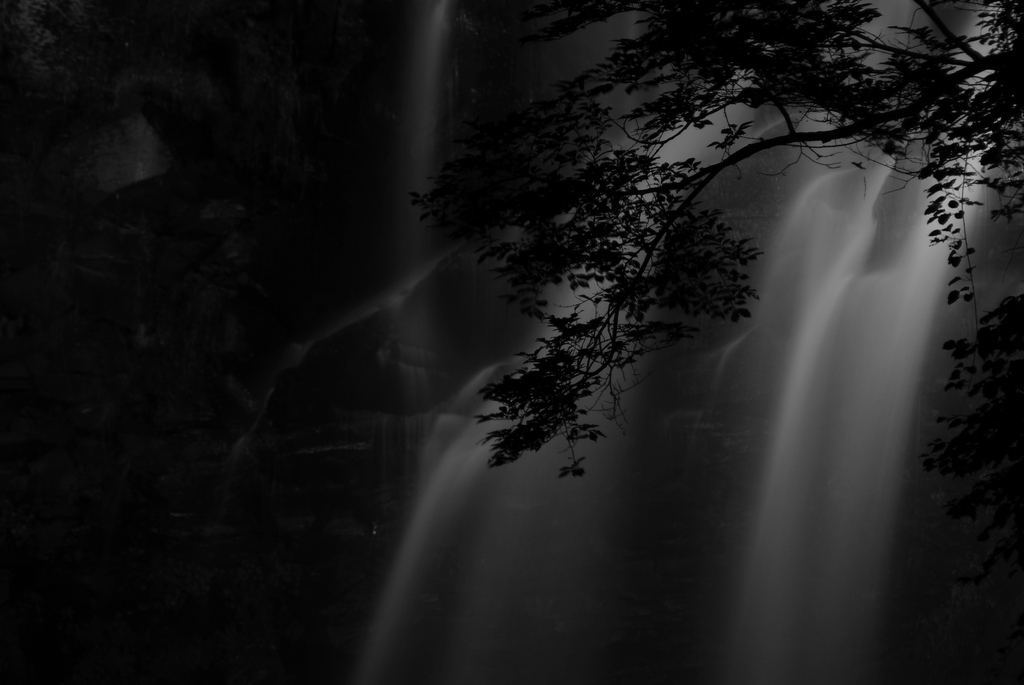 水墨画-アシリベツの滝-