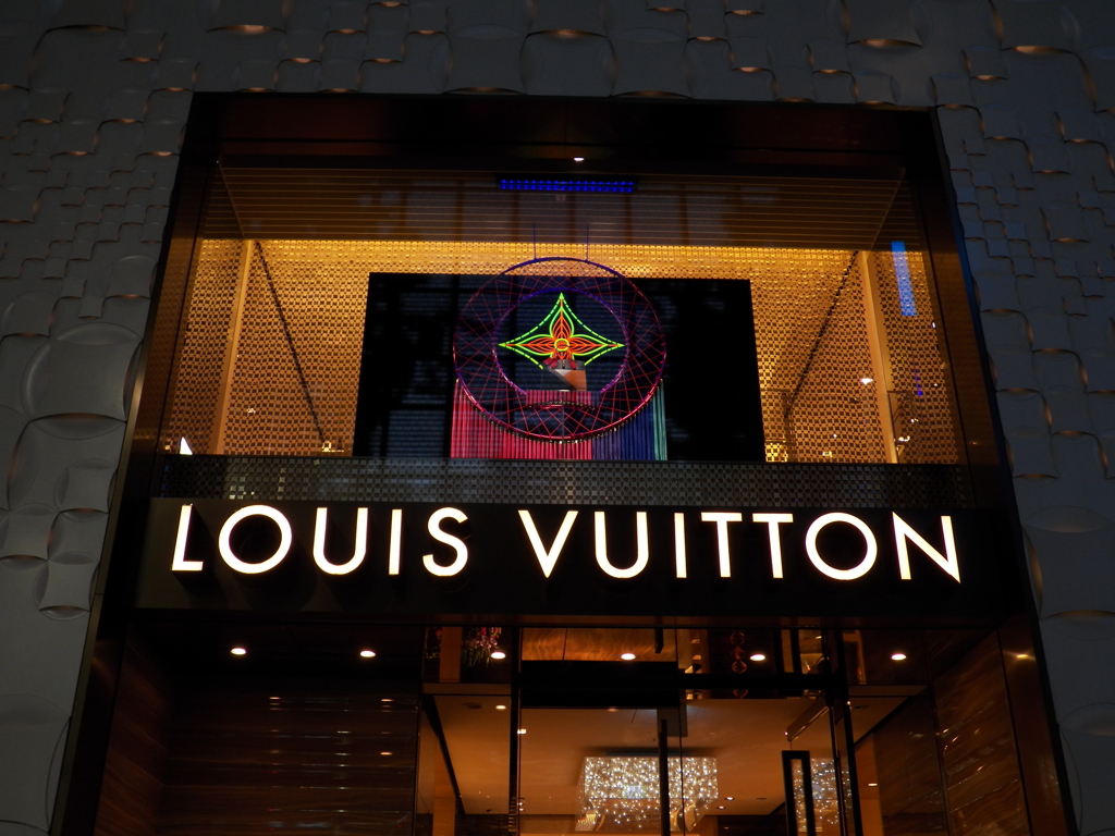 GINZA WINDOW 082
