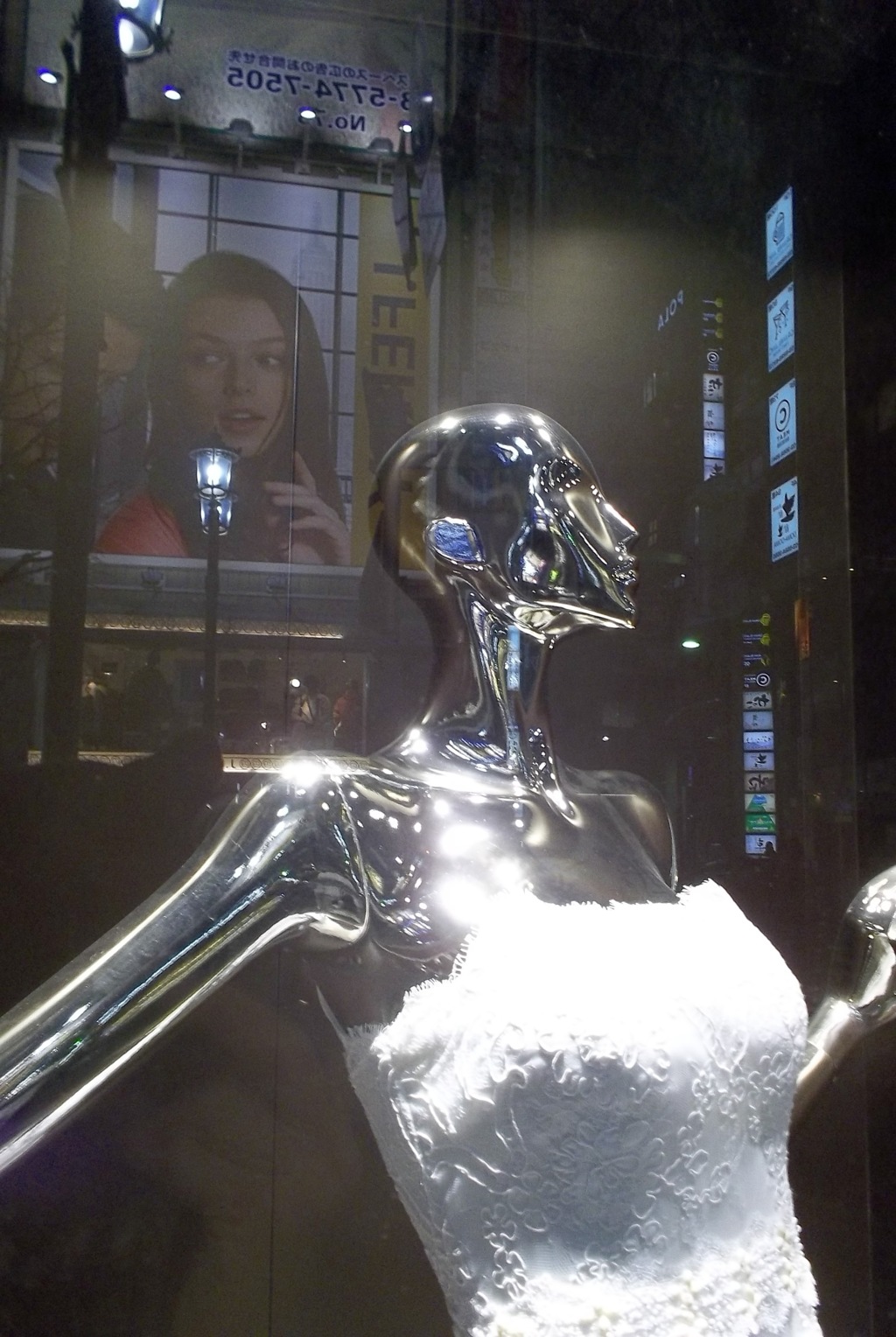 GINZA WINDOW 030