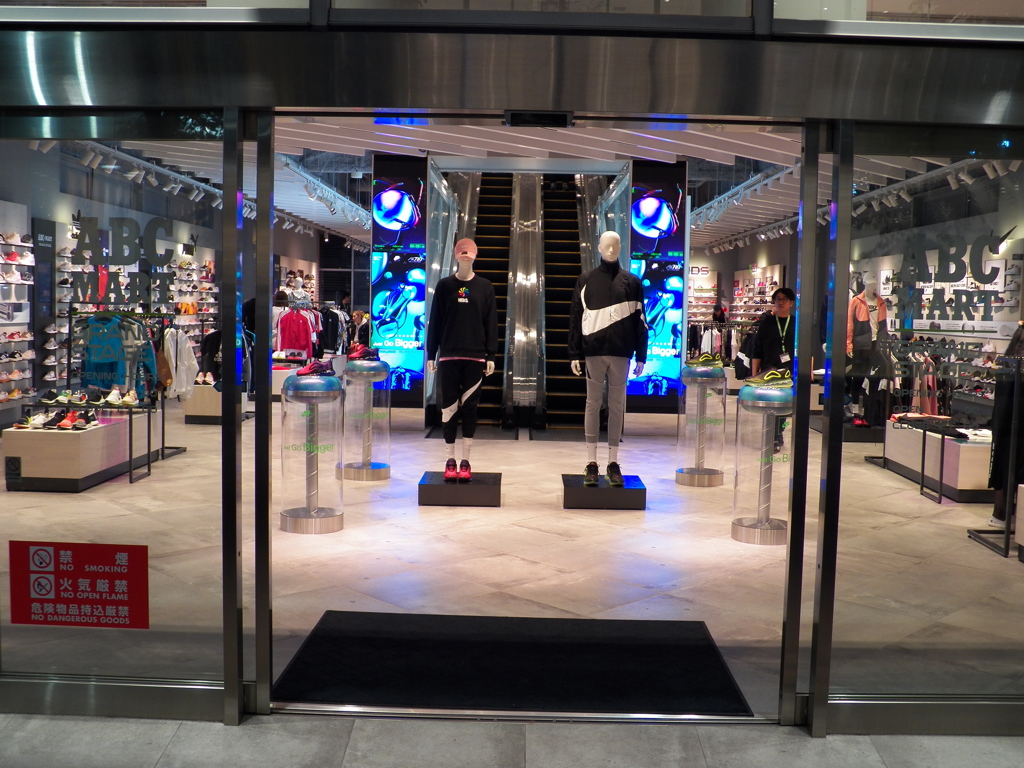 GINZA WINDOW 057