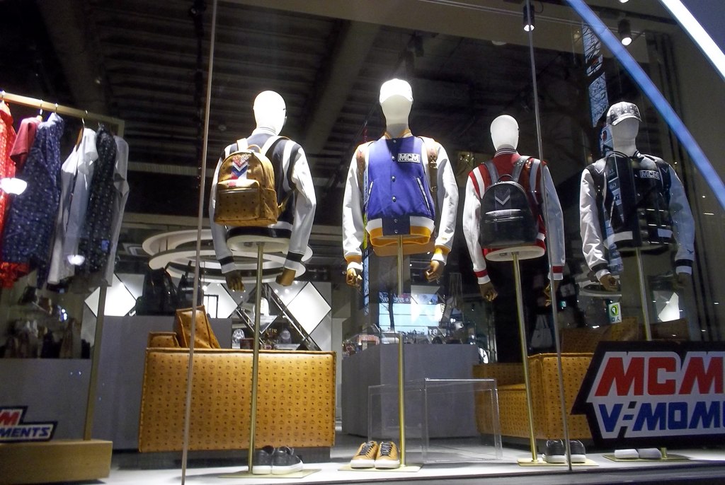 GINZA WINDOW 027 後ろの正面