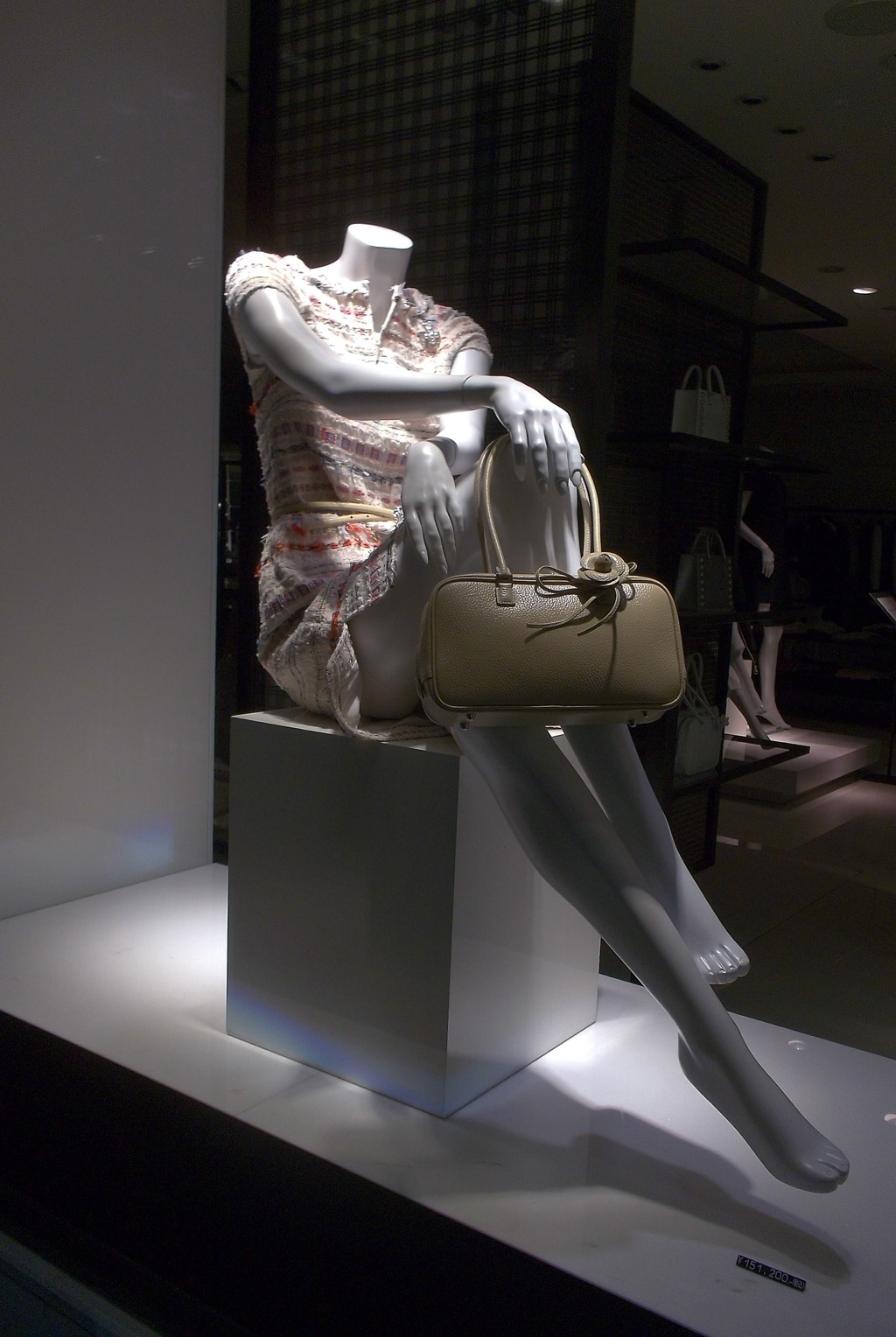 GINZA WINDOW 038