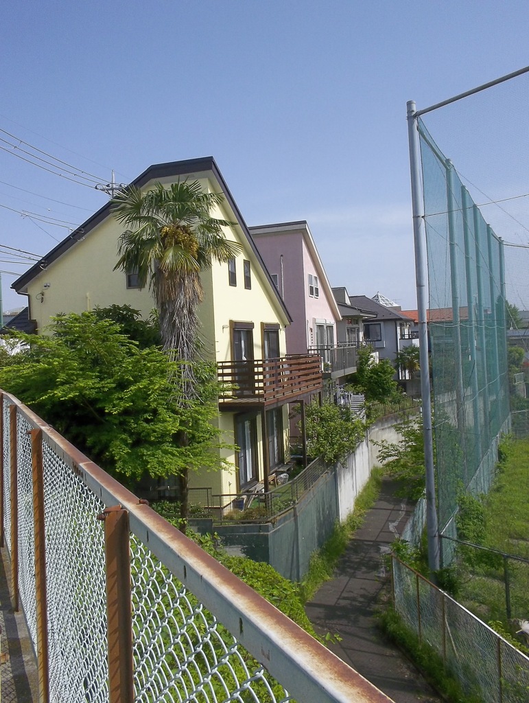 河に建つ家