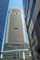 路地の間にて