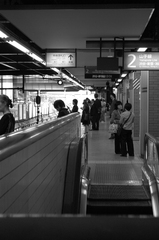 プラットホーム