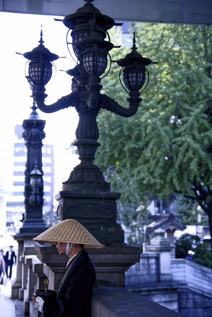 日本橋と僧侶