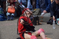 踊る