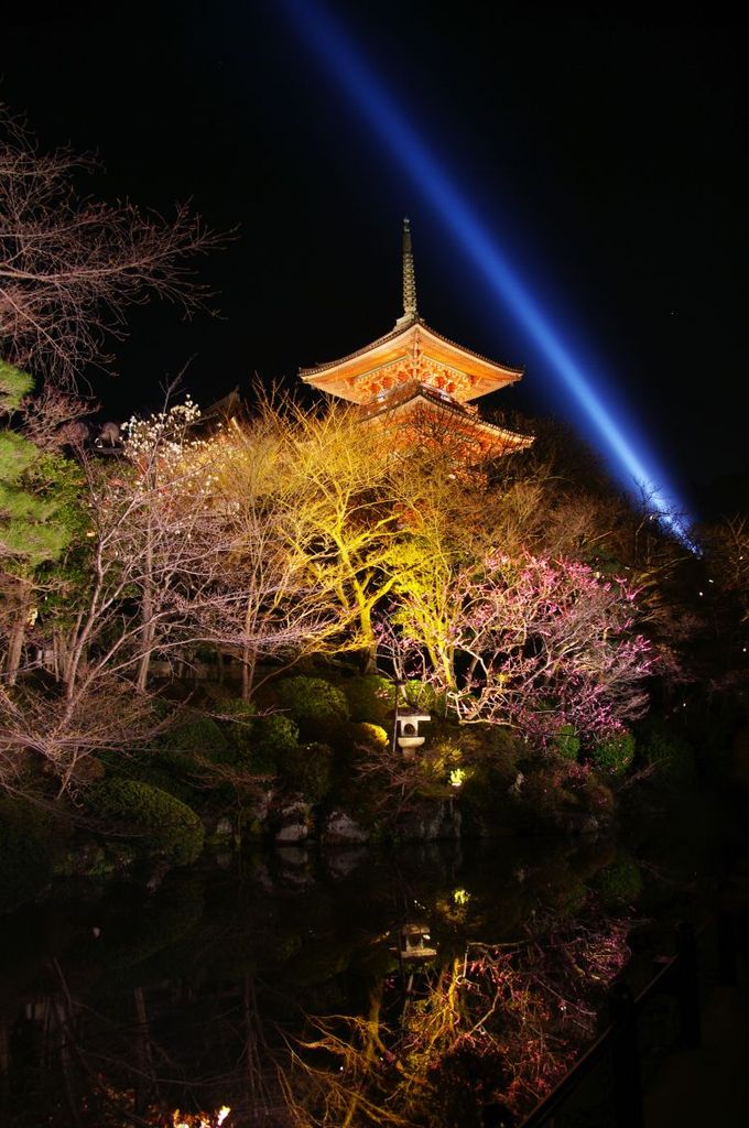 清水寺三重塔　東山
花灯路より