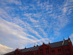 雲とレンガ