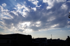 雲の向こうに