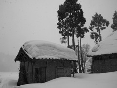 かやの小屋