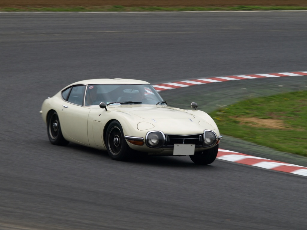 TOYOTA 2000GT