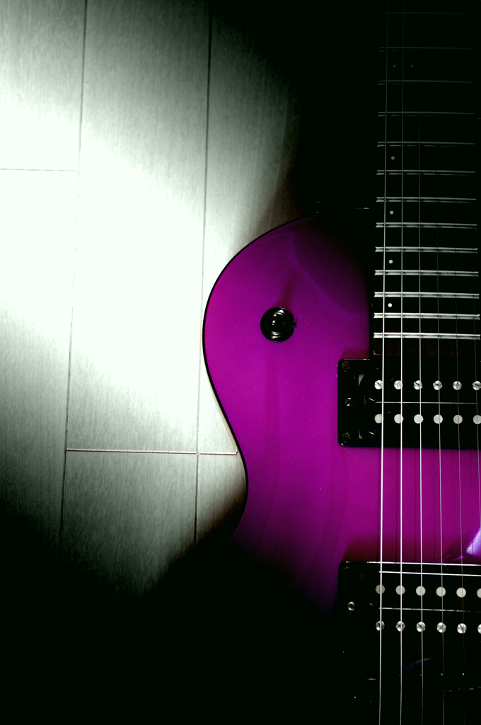 紫の裸体