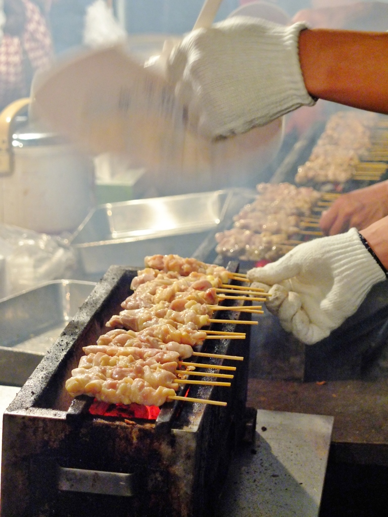 祭りでは、いつも焼き鳥