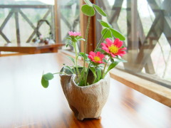 テーブルの花。（２）