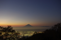 今日の甘利山からの富士です
