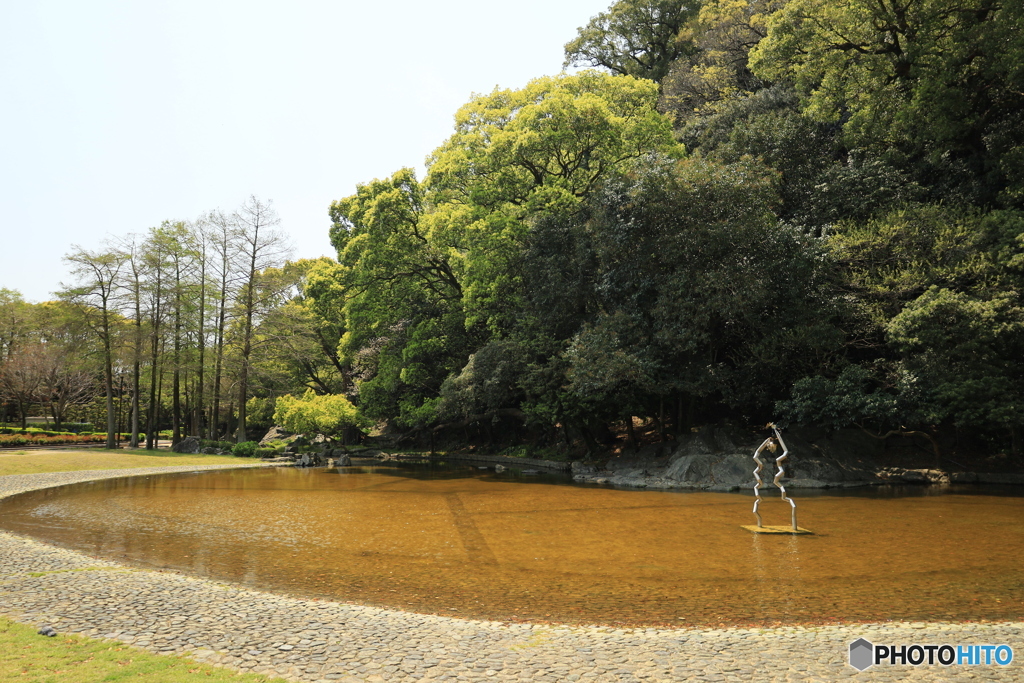 水辺のオブジェ