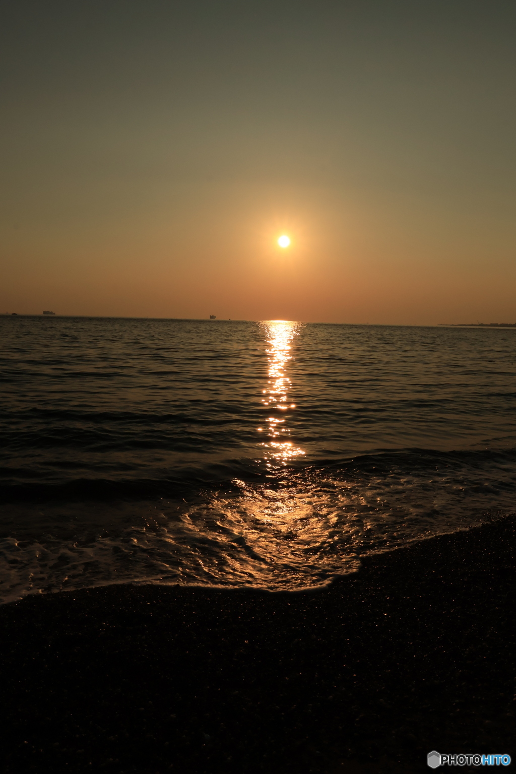 浜辺の夕陽
