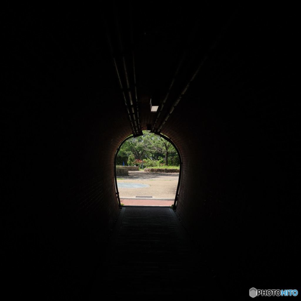 トンネルから