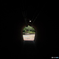 トンネルから