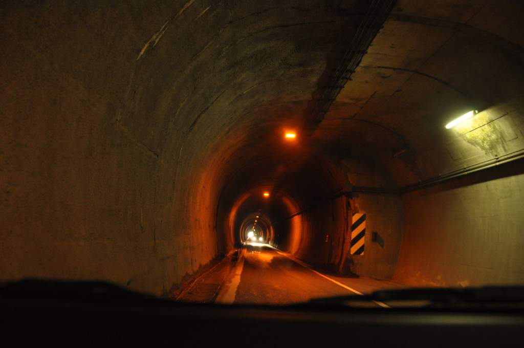 一車線のトンネル！
