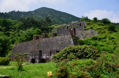 　貯鉱庫・索道場跡
