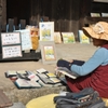 絵手紙を書くおばあちゃま